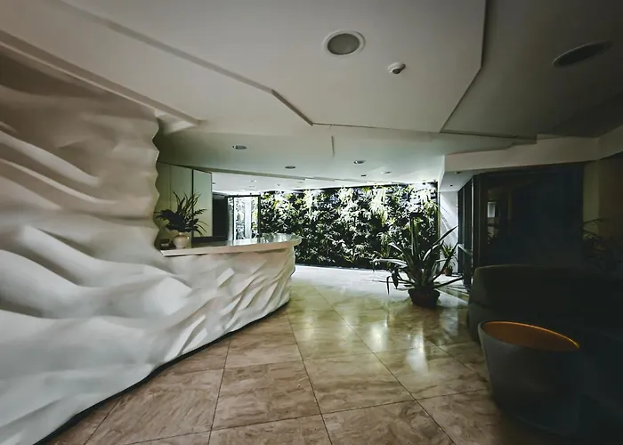 Lyna Park Apartment *