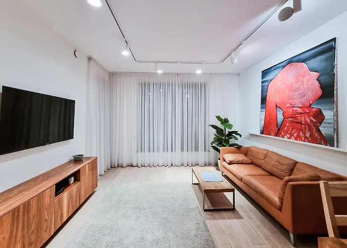 Lyna Park Apartment *