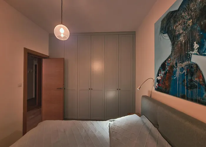 Lyna Park Apartment *